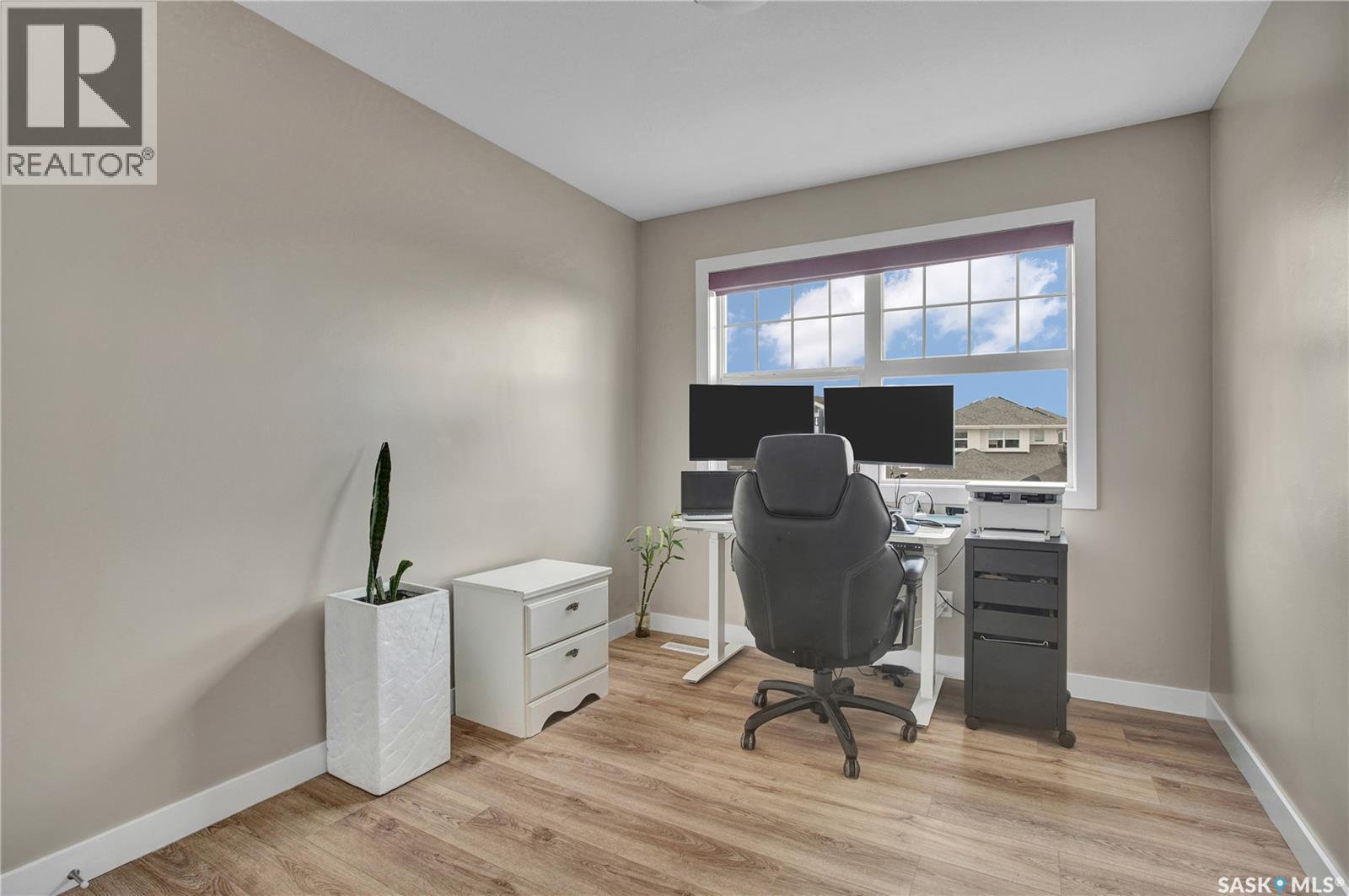 211 Stilling Union, Saskatoon, SK - Indoor Photo Showing Office