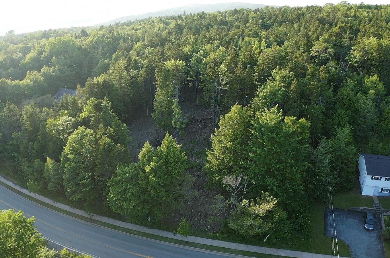 950 Fall River Road, Fall River, NS