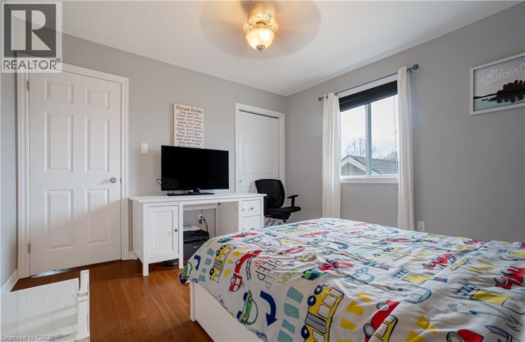 1723 Stackhouse Avenue, London, ON - Indoor Photo Showing Bedroom