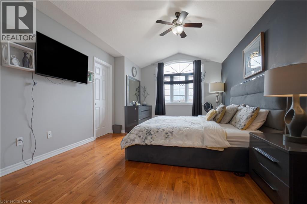 1723 Stackhouse Avenue, London, ON - Indoor Photo Showing Bedroom