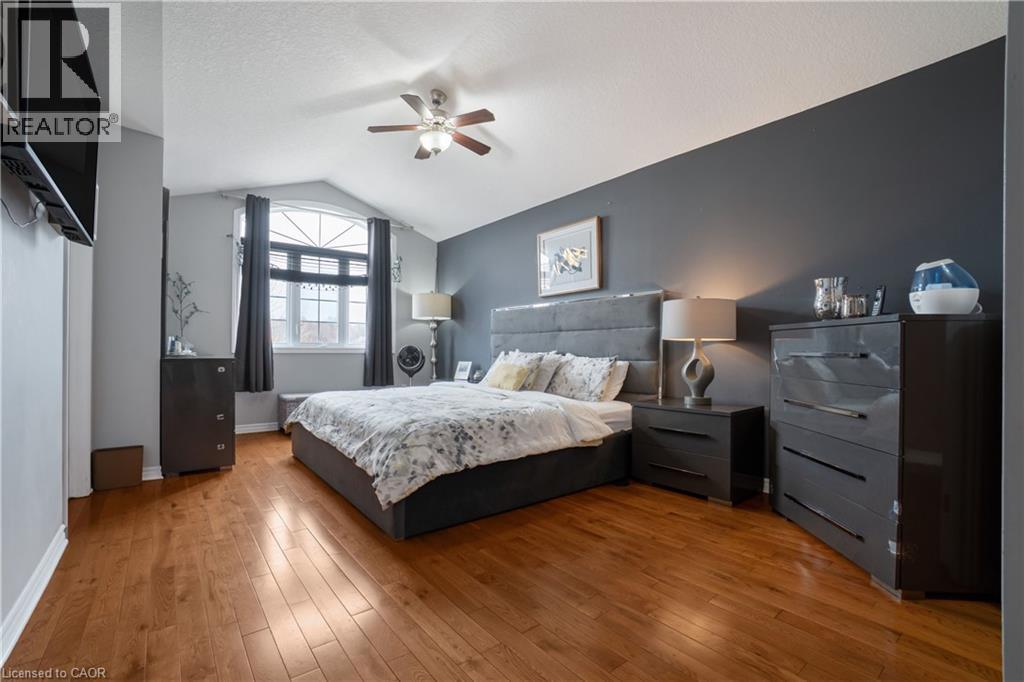 1723 Stackhouse Avenue, London, ON - Indoor Photo Showing Bedroom
