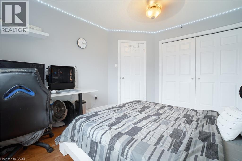 1723 Stackhouse Avenue, London, ON - Indoor Photo Showing Bedroom