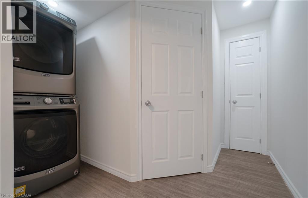 1723 Stackhouse Avenue, London, ON - Indoor Photo Showing Laundry Room