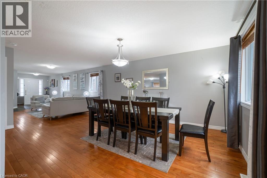 1723 Stackhouse Avenue, London, ON - Indoor Photo Showing Dining Room