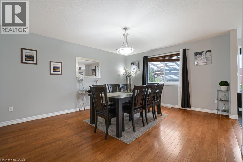 1723 Stackhouse Avenue, London, ON - Indoor Photo Showing Dining Room