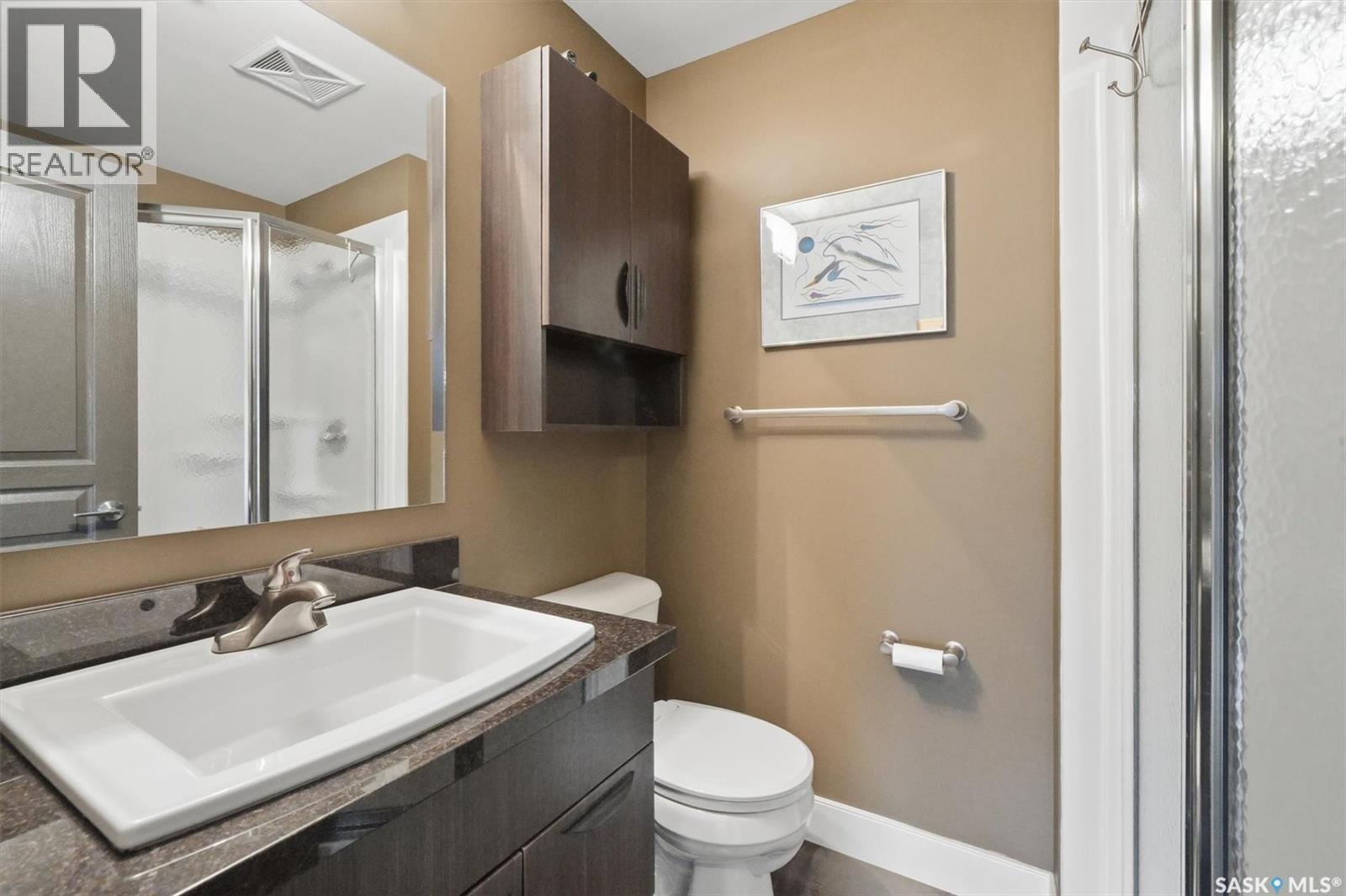 308 721 8Th Street E, Saskatoon, SK - Indoor Photo Showing Bathroom