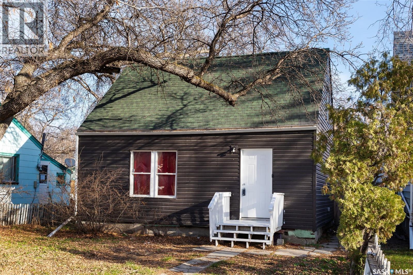 1247 King Street, Regina, SK - Outdoor