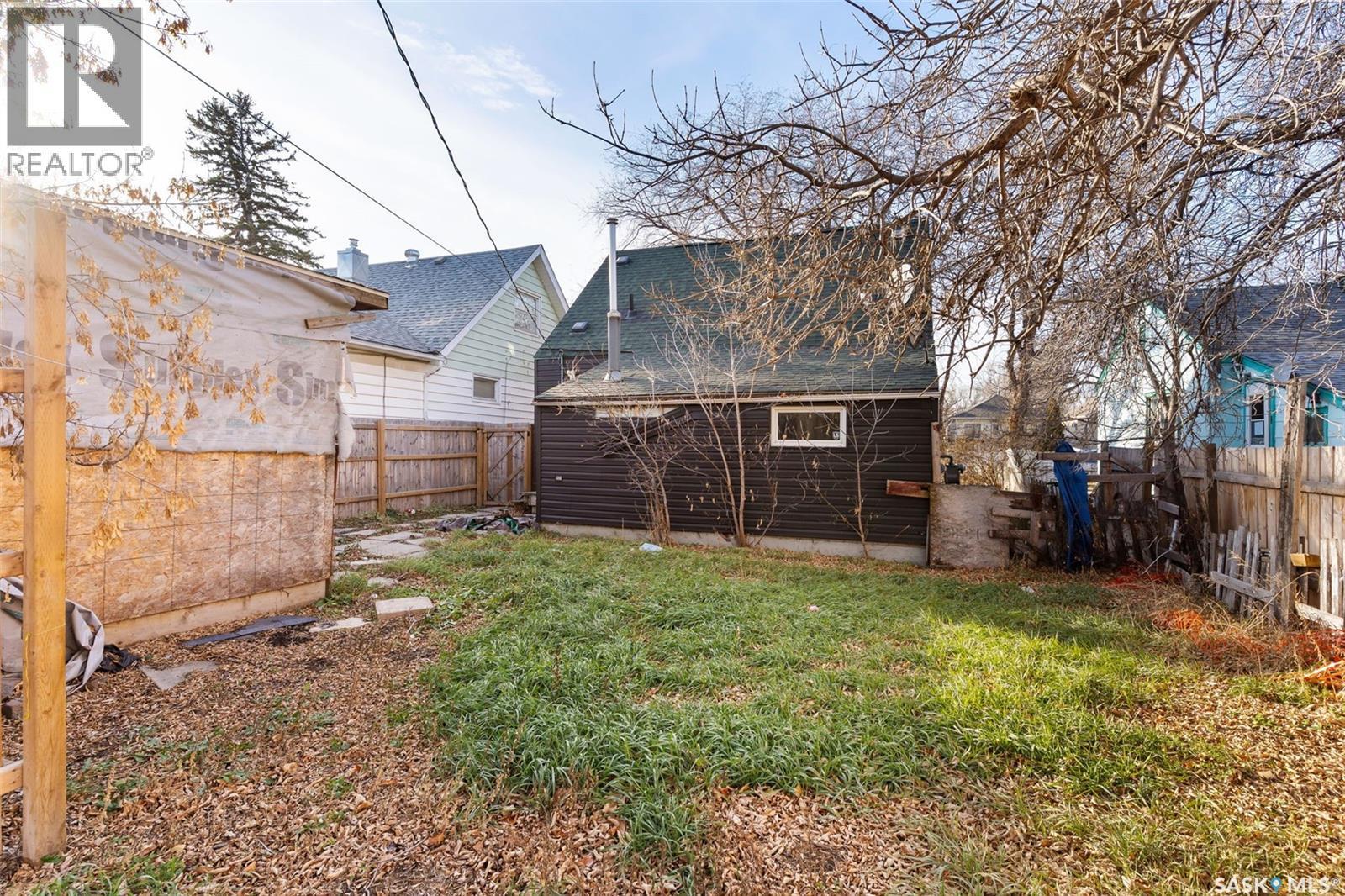 1247 King Street, Regina, SK - Outdoor