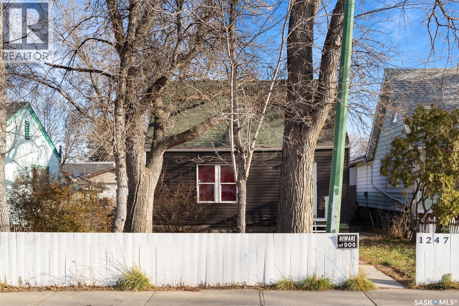 1247 King Street, Regina, SK - Outdoor