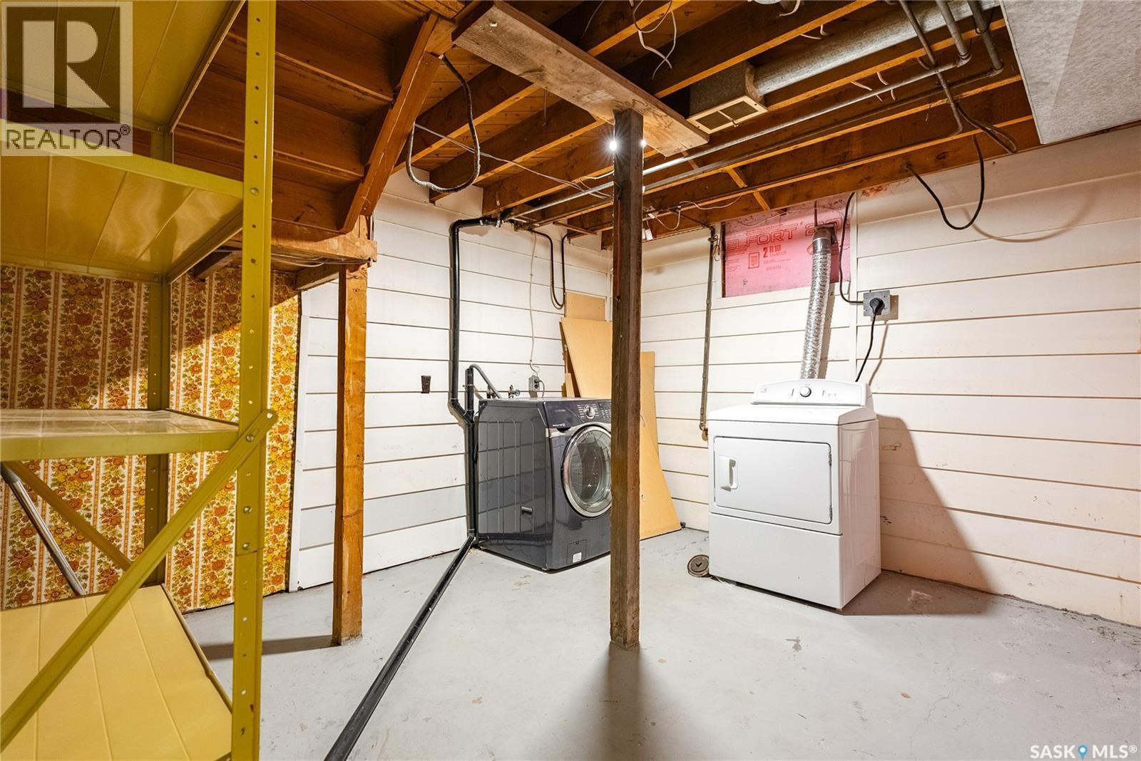 1115 9Th Street E, Saskatoon, SK - Indoor Photo Showing Laundry Room