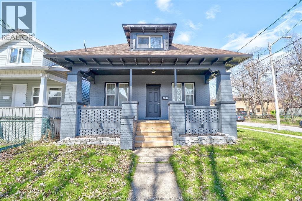 3264 Baby Street, Windsor, ON - Outdoor With Deck Patio Veranda With Facade