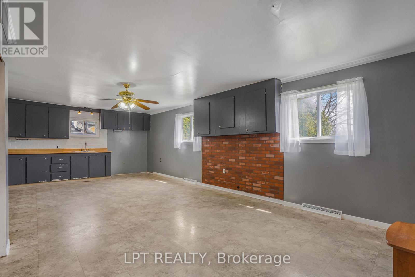 47 Bertha Street E, Champlain, ON - Indoor