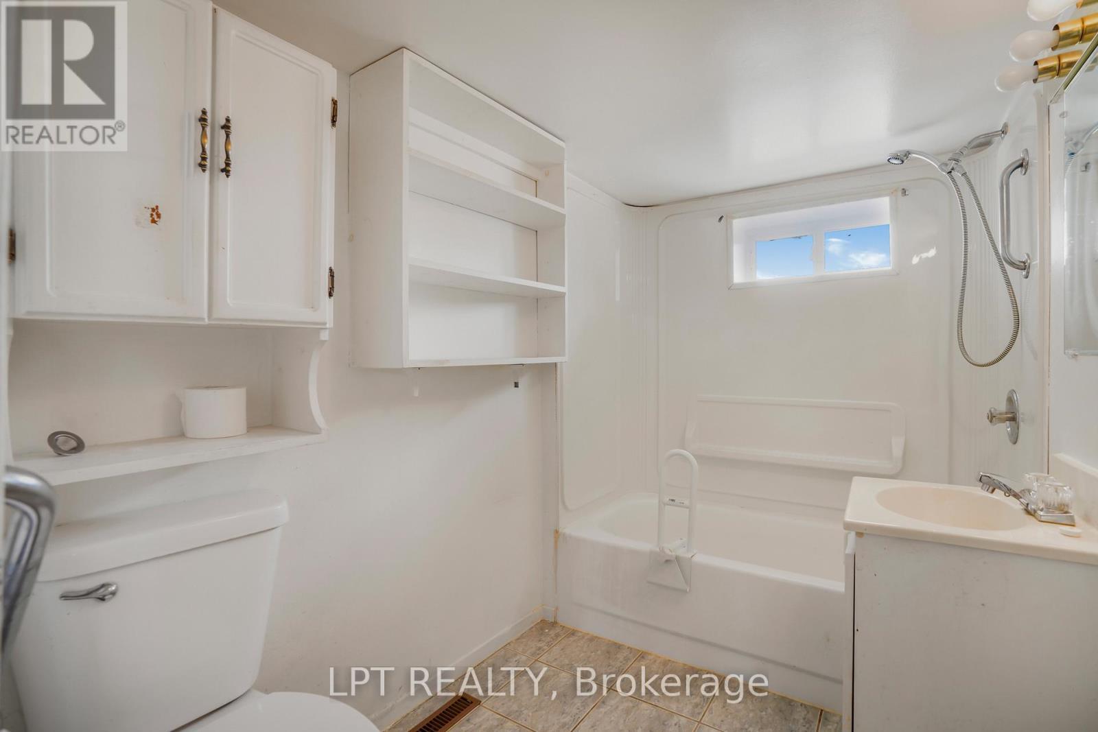 47 Bertha Street E, Champlain, ON - Indoor Photo Showing Bathroom