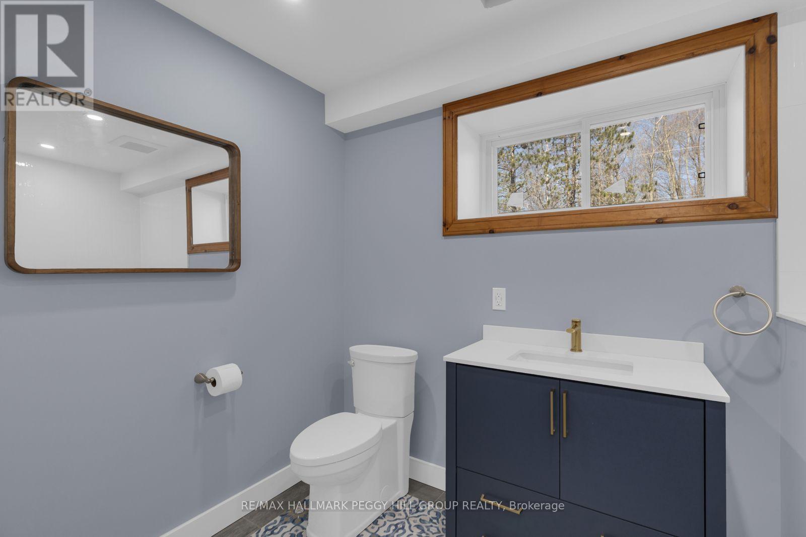 79 Concession 2 W, Tiny, ON - Indoor Photo Showing Bathroom