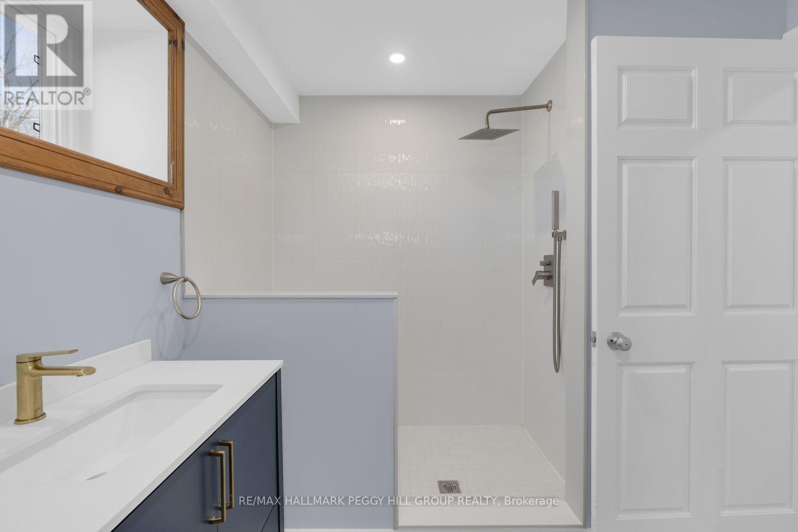 79 Concession 2 W, Tiny, ON - Indoor Photo Showing Bathroom