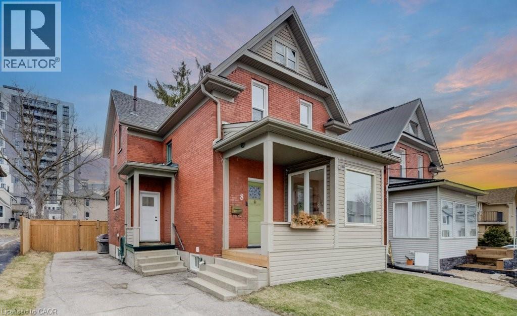 8 Spring Street E, Waterloo, ON - Outdoor