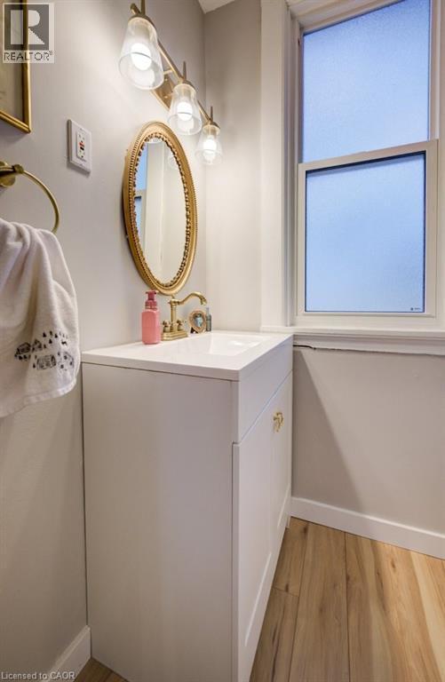8 Spring Street E, Waterloo, ON - Indoor Photo Showing Other Room