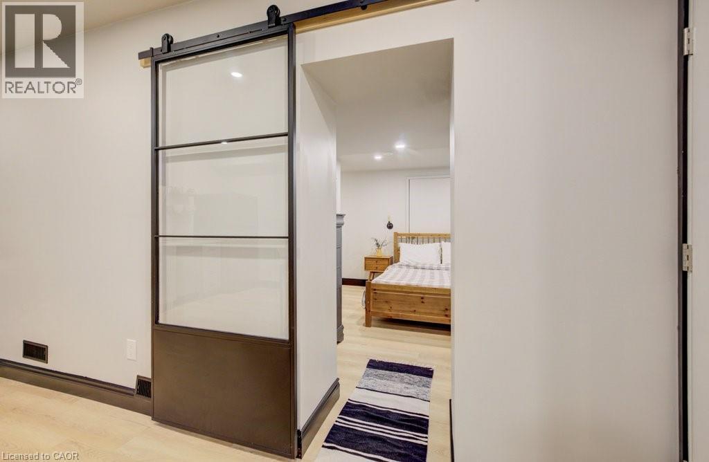 8 Spring Street E, Waterloo, ON - Indoor Photo Showing Other Room