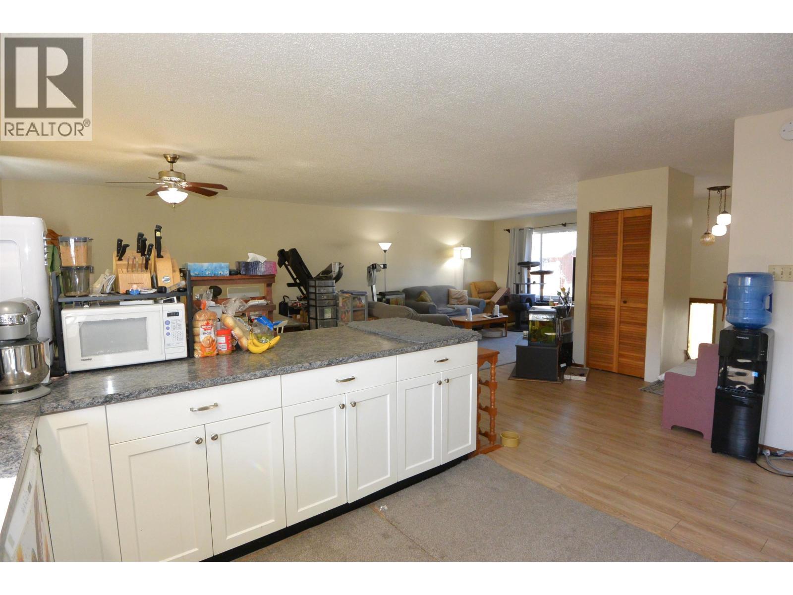 4465 Birch Crescent, Smithers, BC - Indoor Photo Showing Kitchen