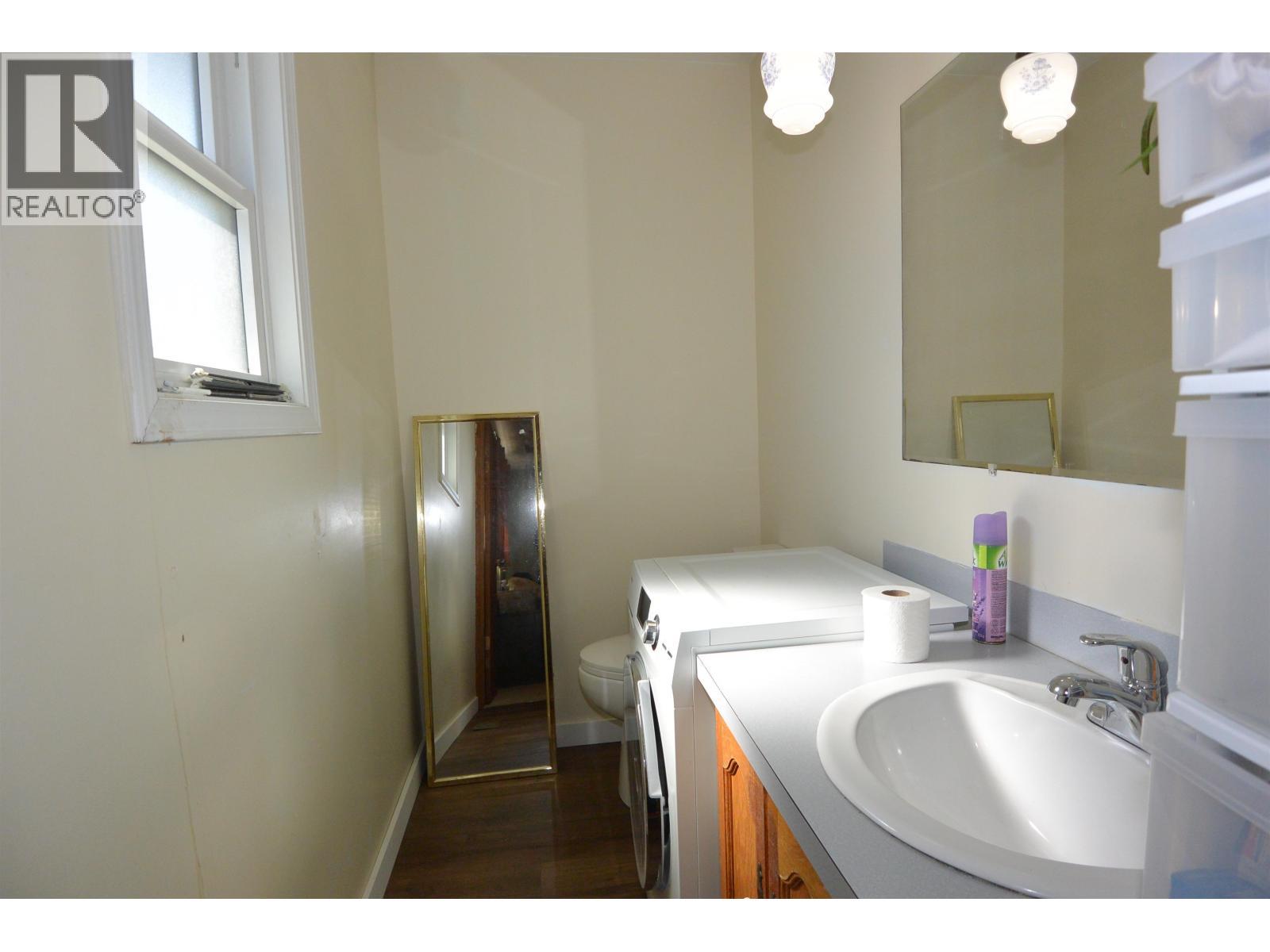 4465 Birch Crescent, Smithers, BC - Indoor Photo Showing Bathroom