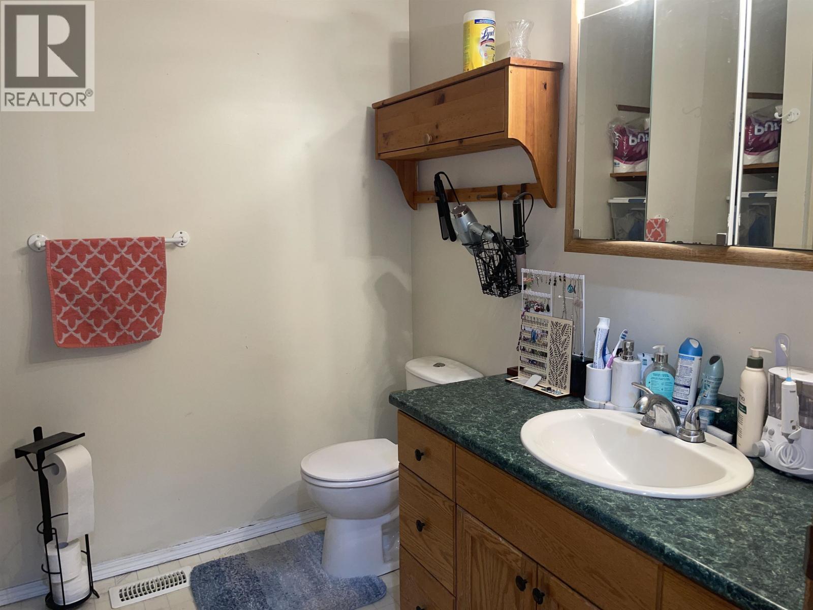 4465 Birch Crescent, Smithers, BC - Indoor Photo Showing Bathroom