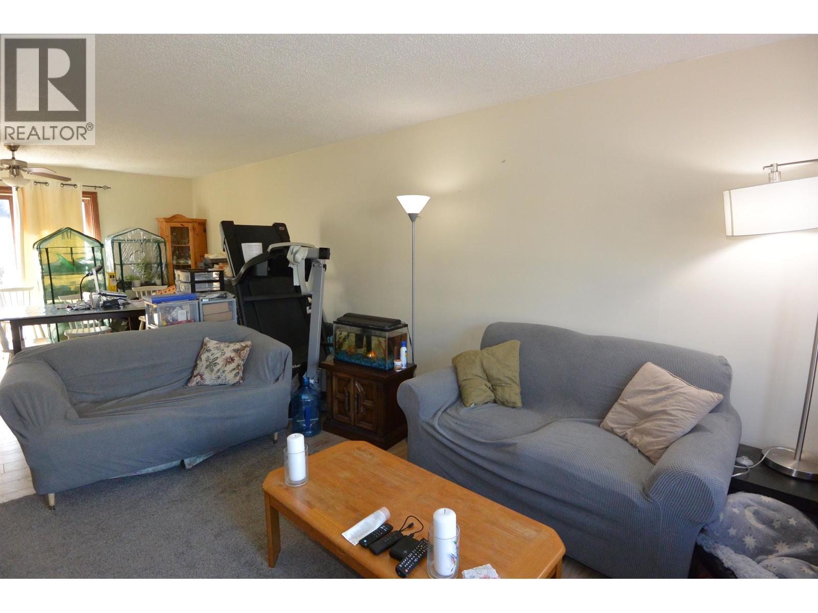 4465 Birch Crescent, Smithers, BC - Indoor Photo Showing Living Room