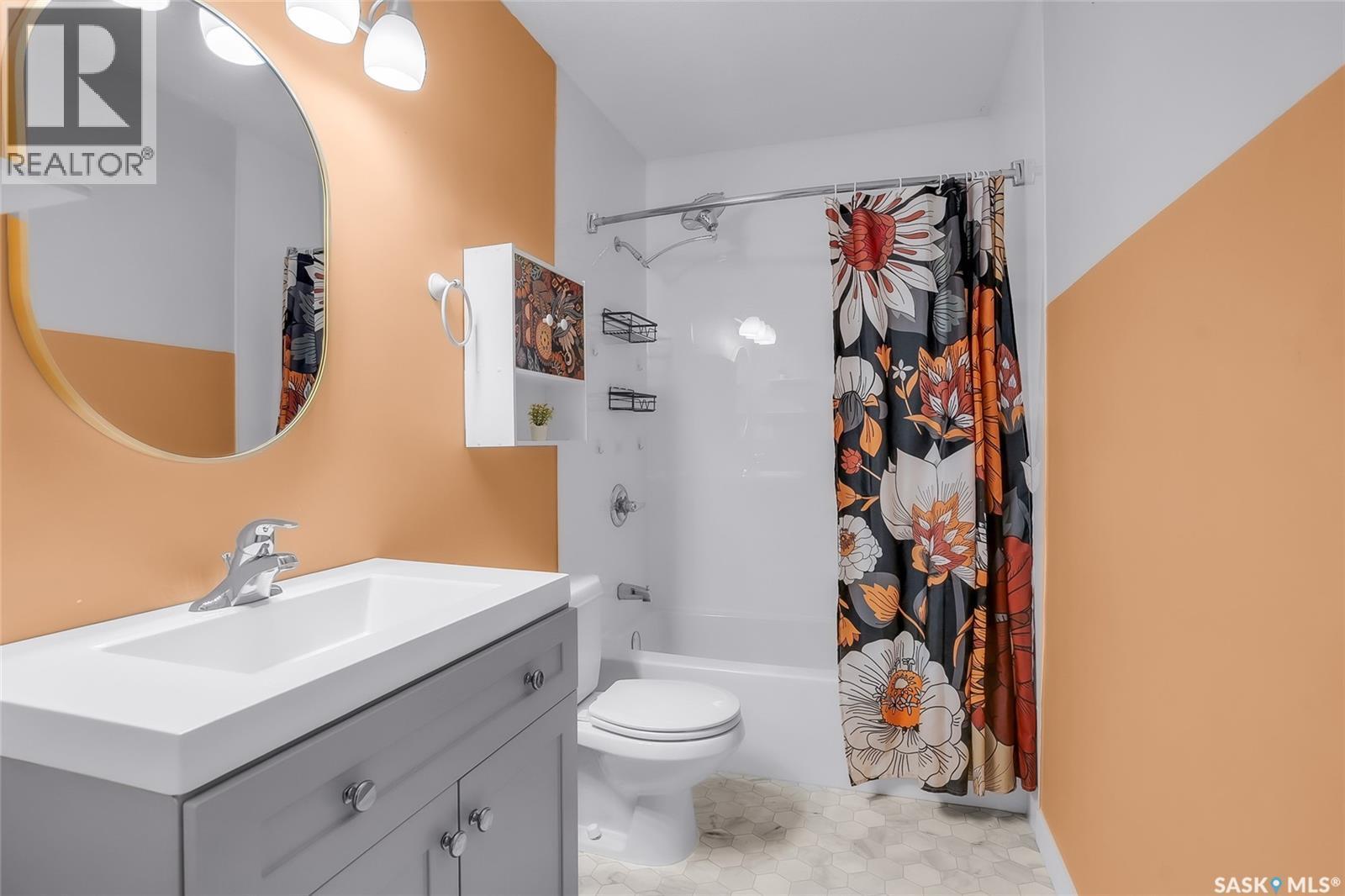 122 Clancy Drive, Saskatoon, SK - Indoor Photo Showing Bathroom