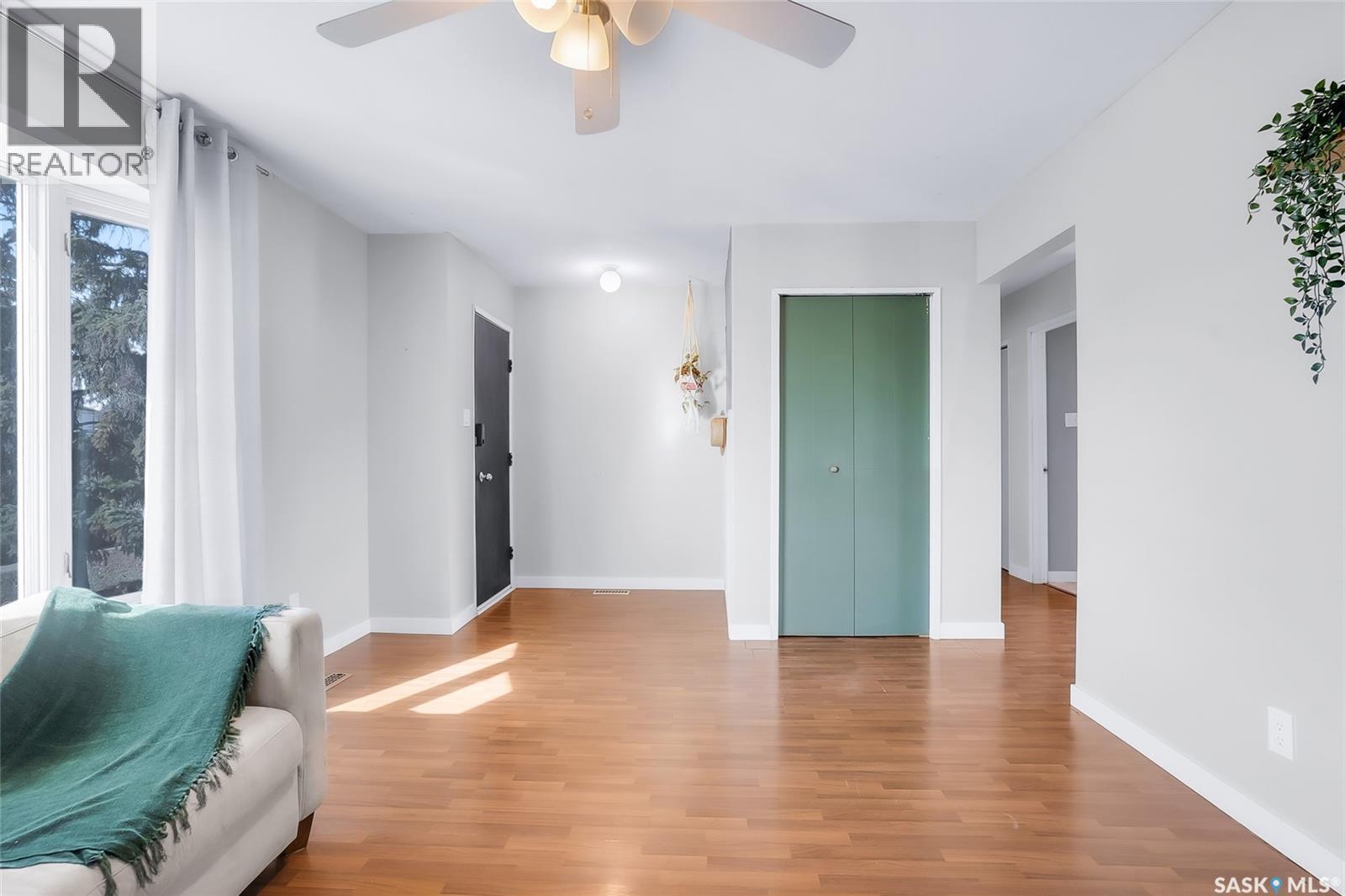 122 Clancy Drive, Saskatoon, SK - Indoor Photo Showing Other Room