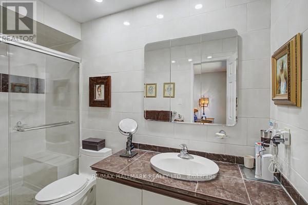 10 Haskell Crescent, Aurora, ON - Indoor Photo Showing Bathroom