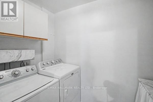 10 Haskell Crescent, Aurora, ON - Indoor Photo Showing Laundry Room