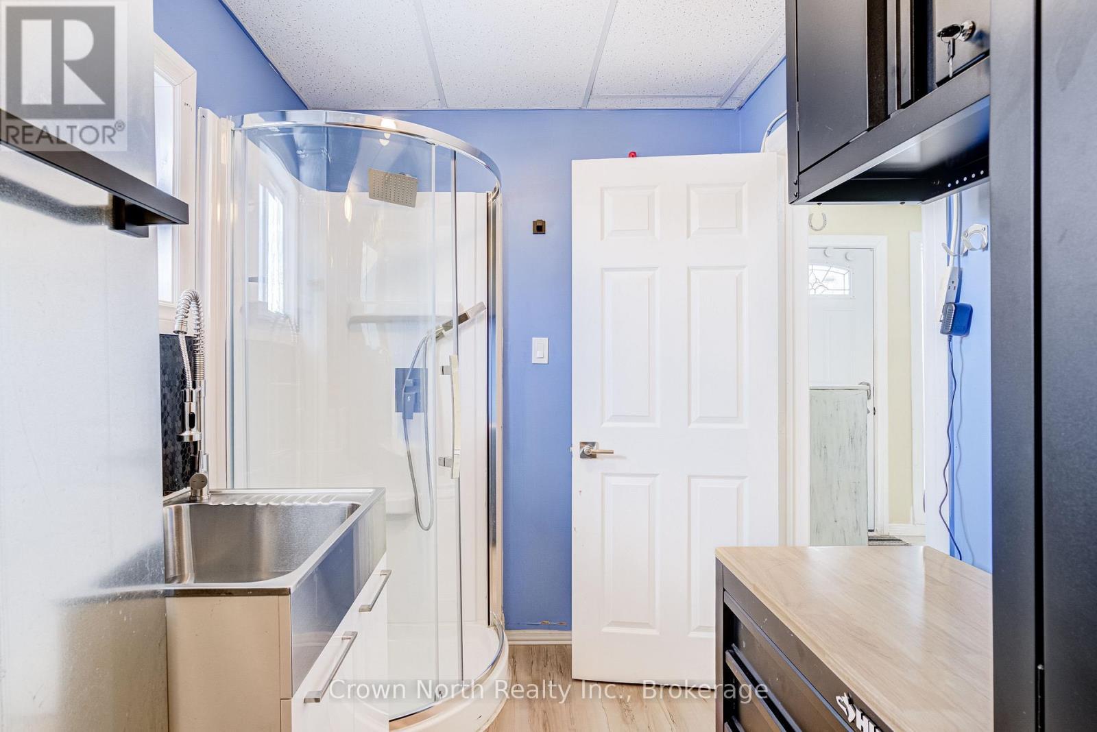 Main Floor Laundry + Shower - 39 Turtle Path, Ramara, ON - Indoor