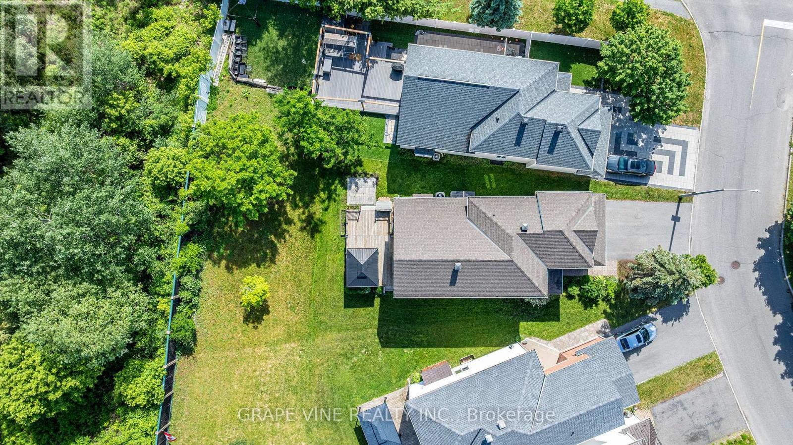 103 Rowallen Place, Ottawa, ON
