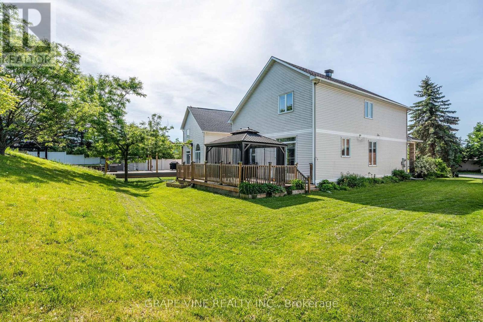 103 Rowallen Place, Ottawa, ON
