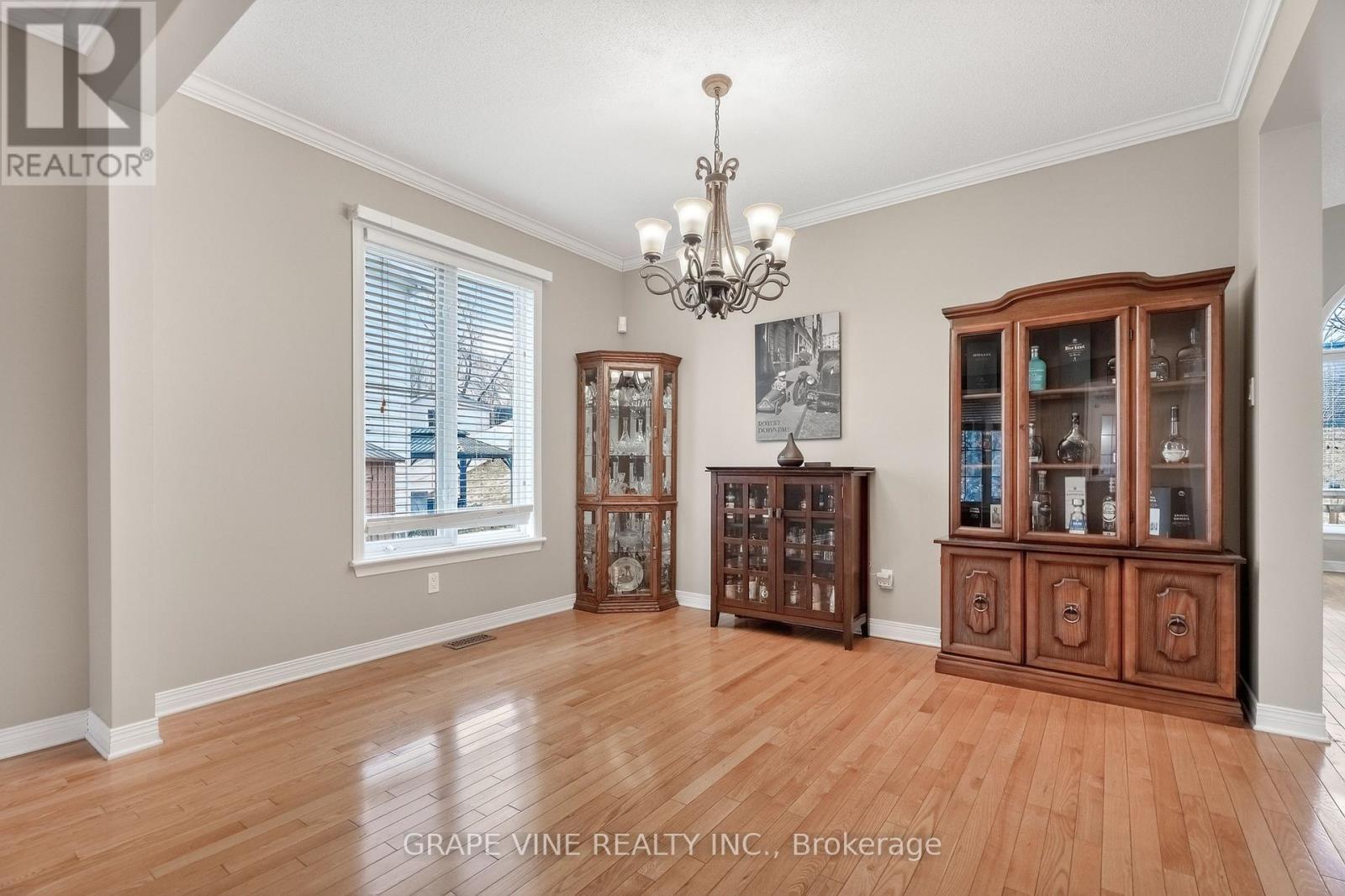 103 Rowallen Place, Ottawa, ON