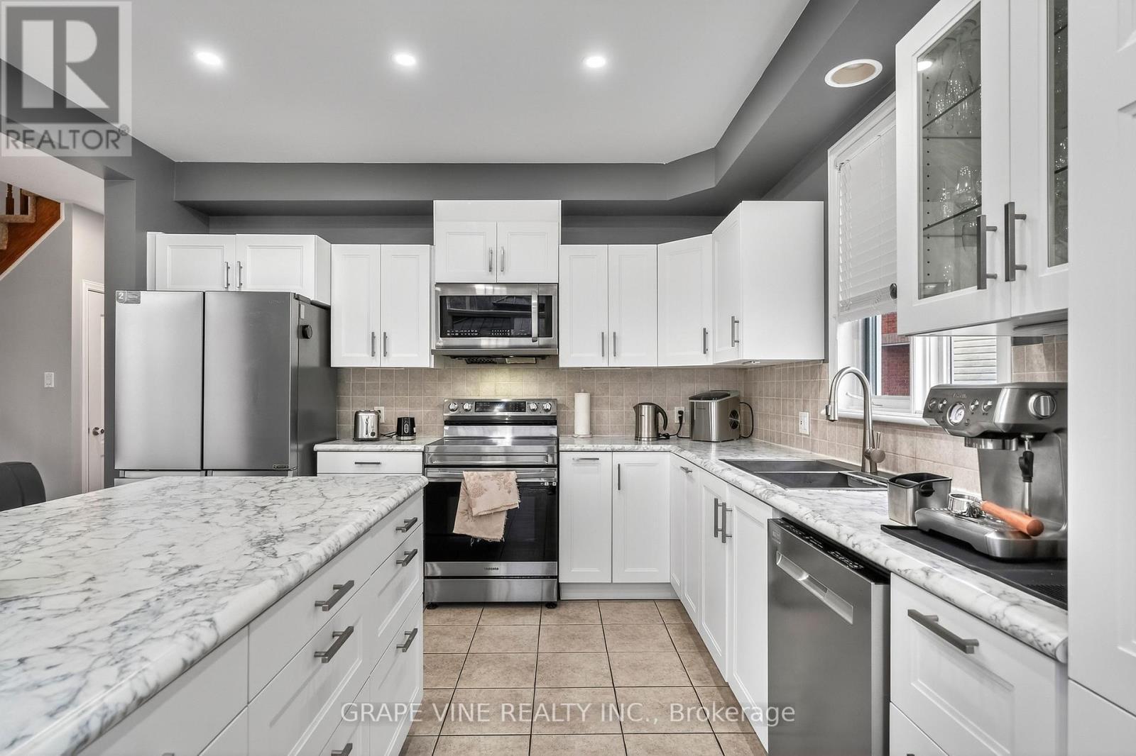103 Rowallen Place, Ottawa, ON