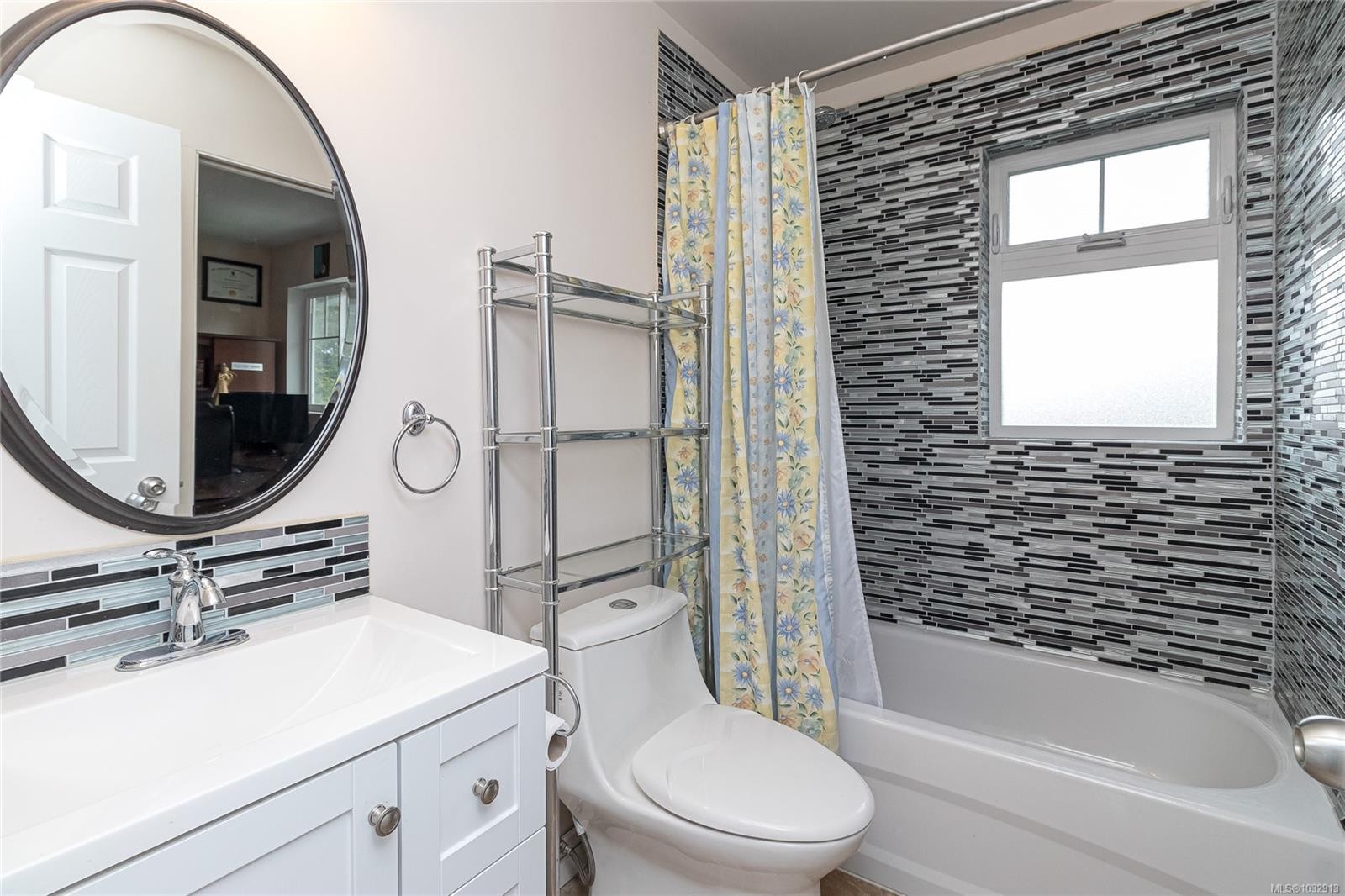 24 Vickery Rd, View Royal, BC