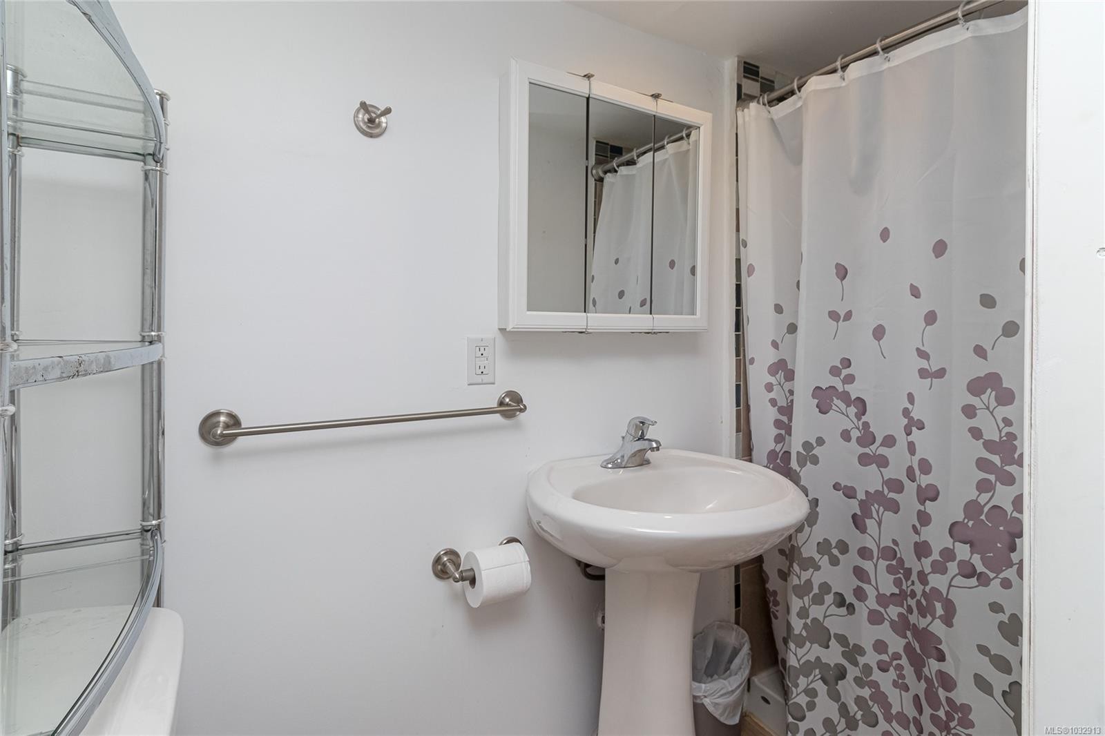 24 Vickery Rd, View Royal, BC