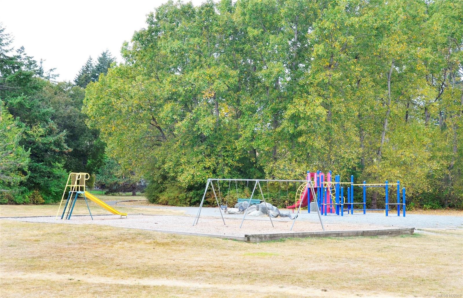 24 Vickery Rd, View Royal, BC