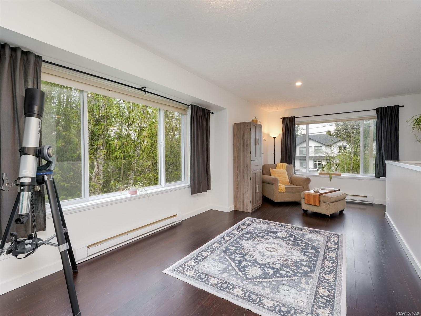 6894 Beaton Rd, Sooke, BC - Indoor Photo Showing Living Room