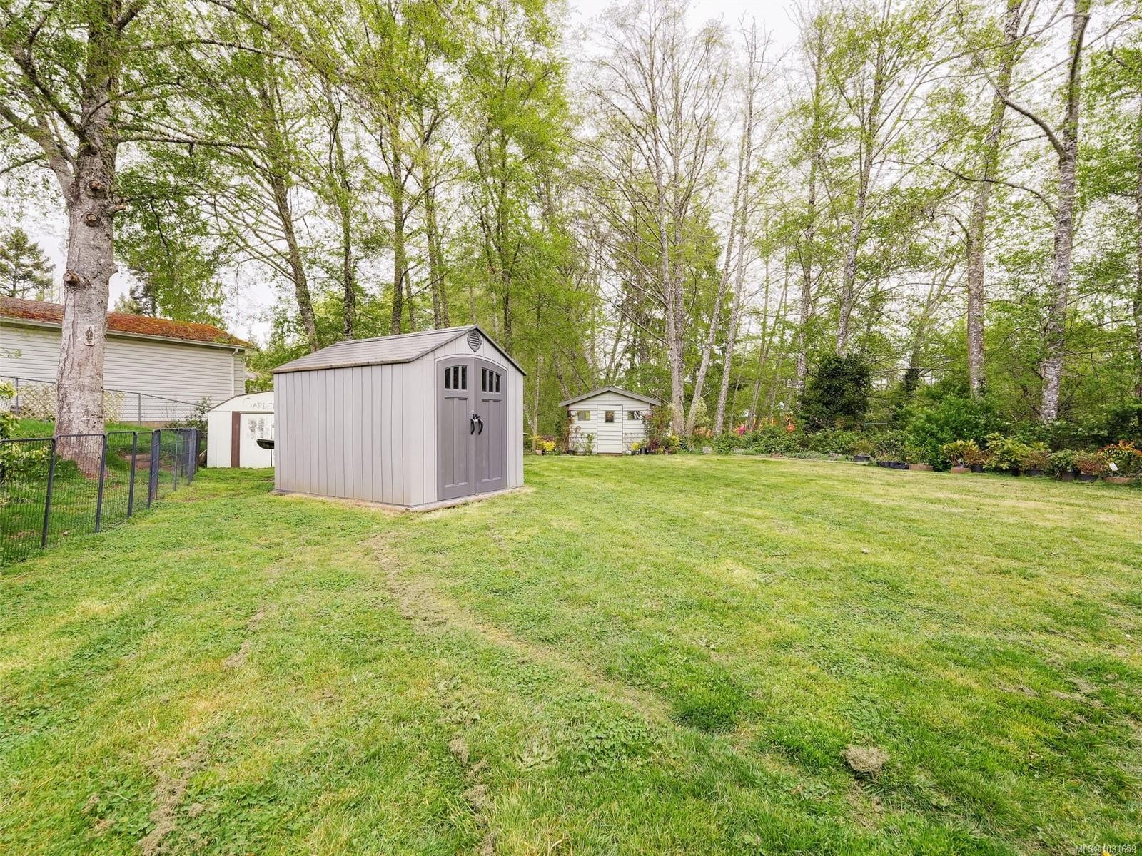 6894 Beaton Rd, Sooke, BC - Outdoor