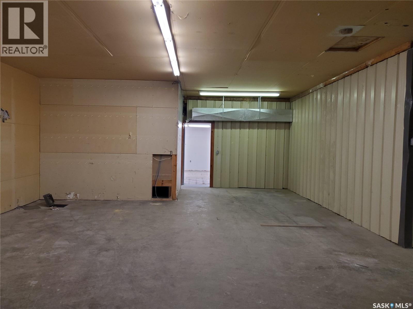 102 Railway Avenue N, Cabri, SK