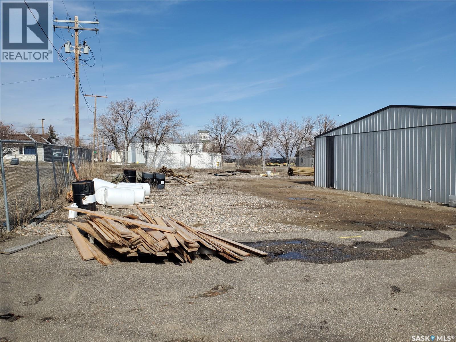 102 Railway Avenue N, Cabri, SK