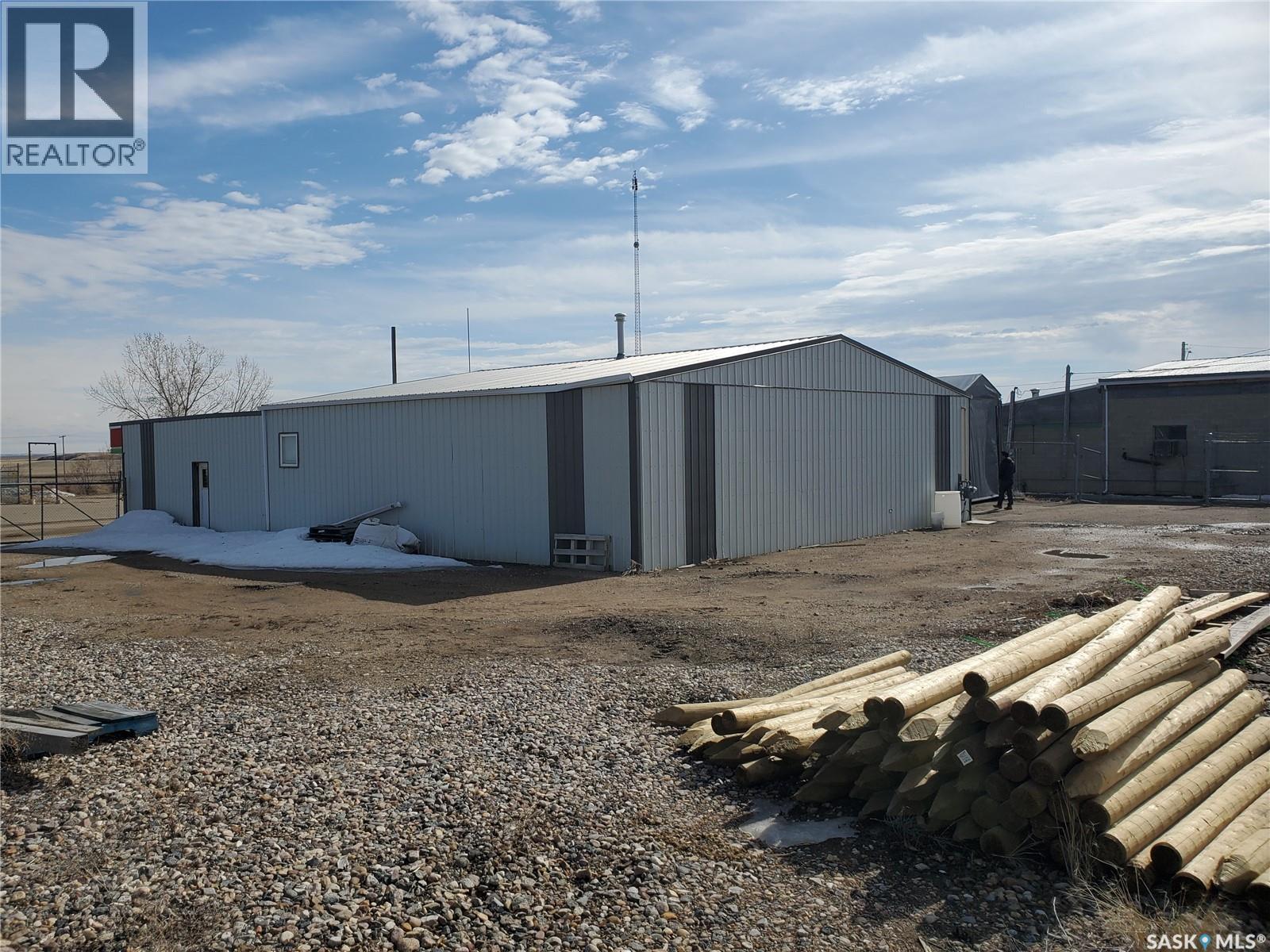 102 Railway Avenue N, Cabri, SK