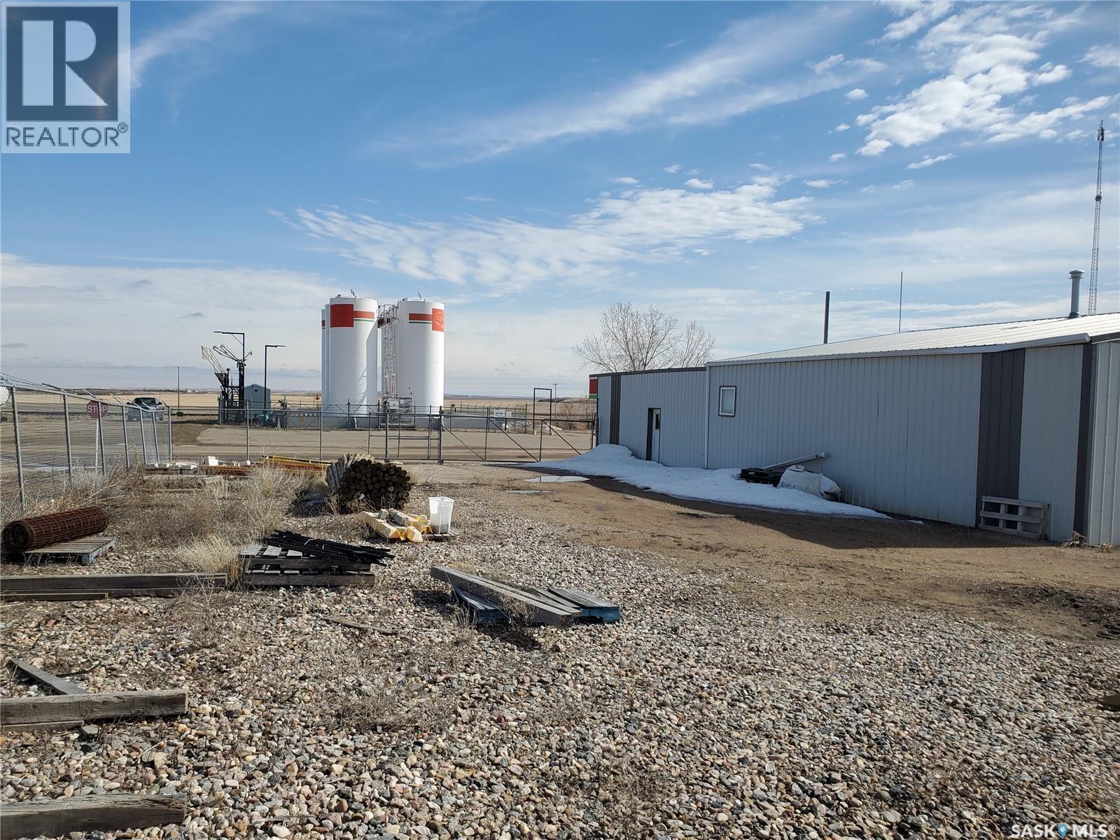 102 Railway Avenue N, Cabri, SK