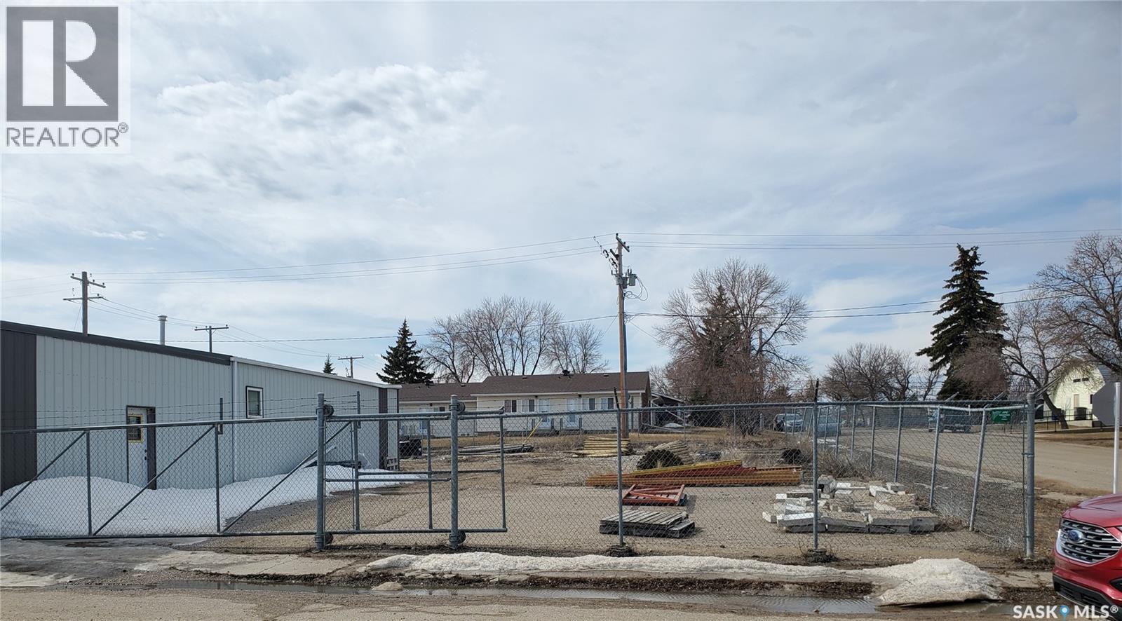 102 Railway Avenue N, Cabri, SK
