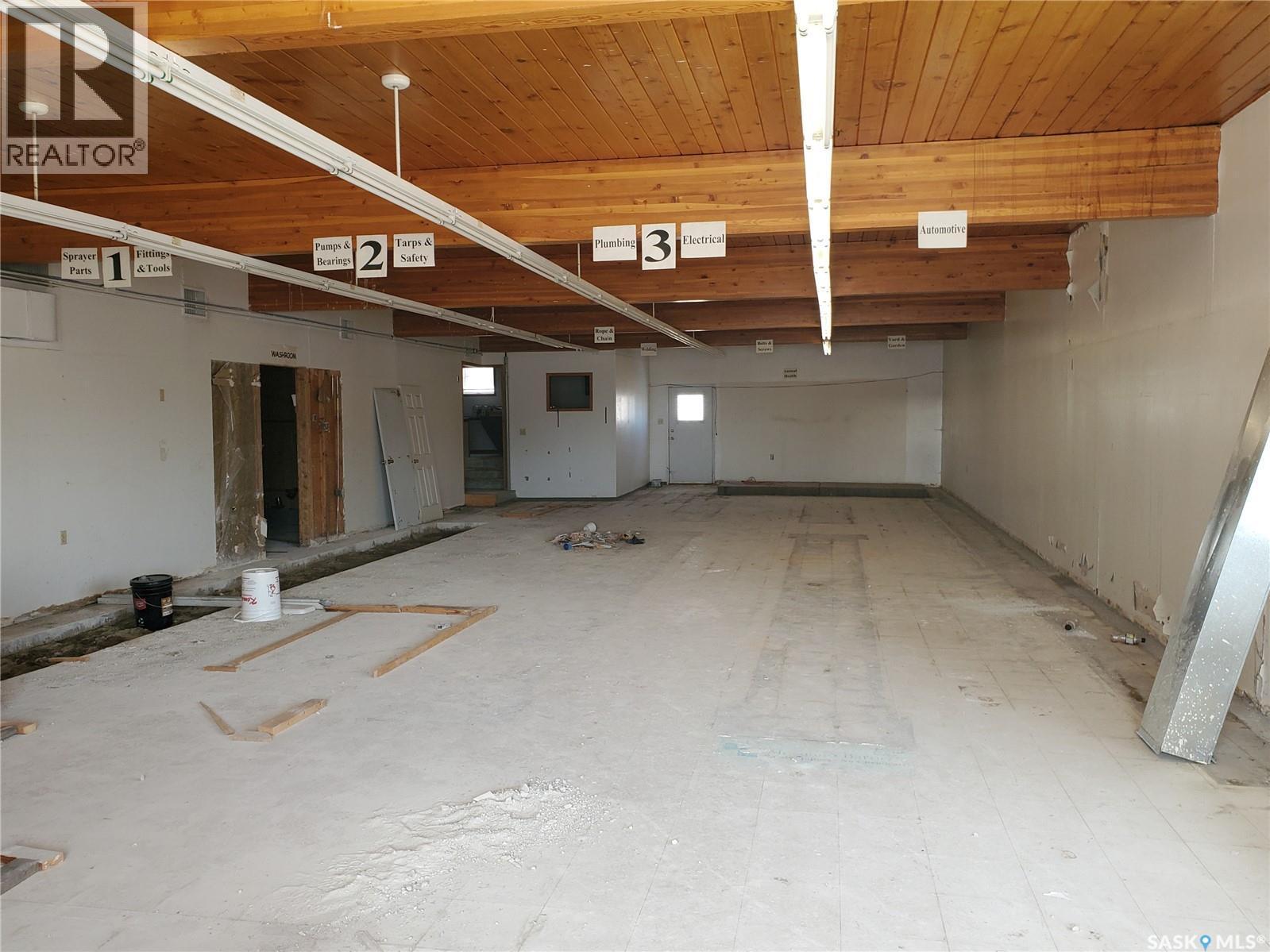 102 Railway Avenue N, Cabri, SK