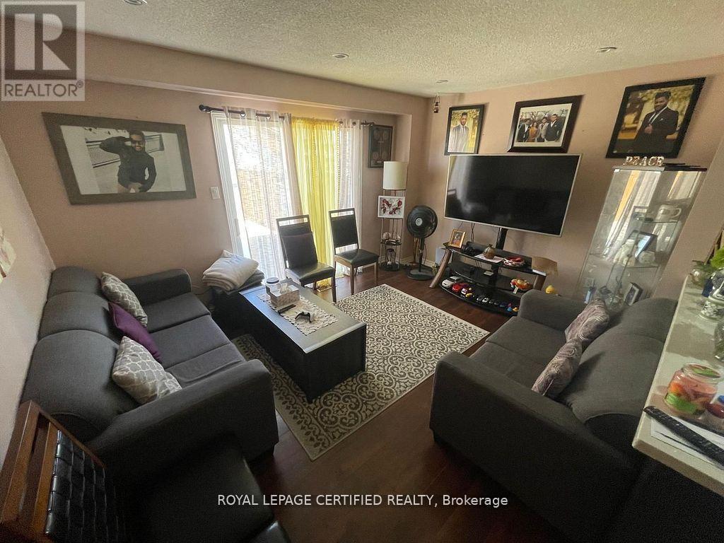 42 Wooliston Crescent, Brampton, ON - Indoor Photo Showing Living Room