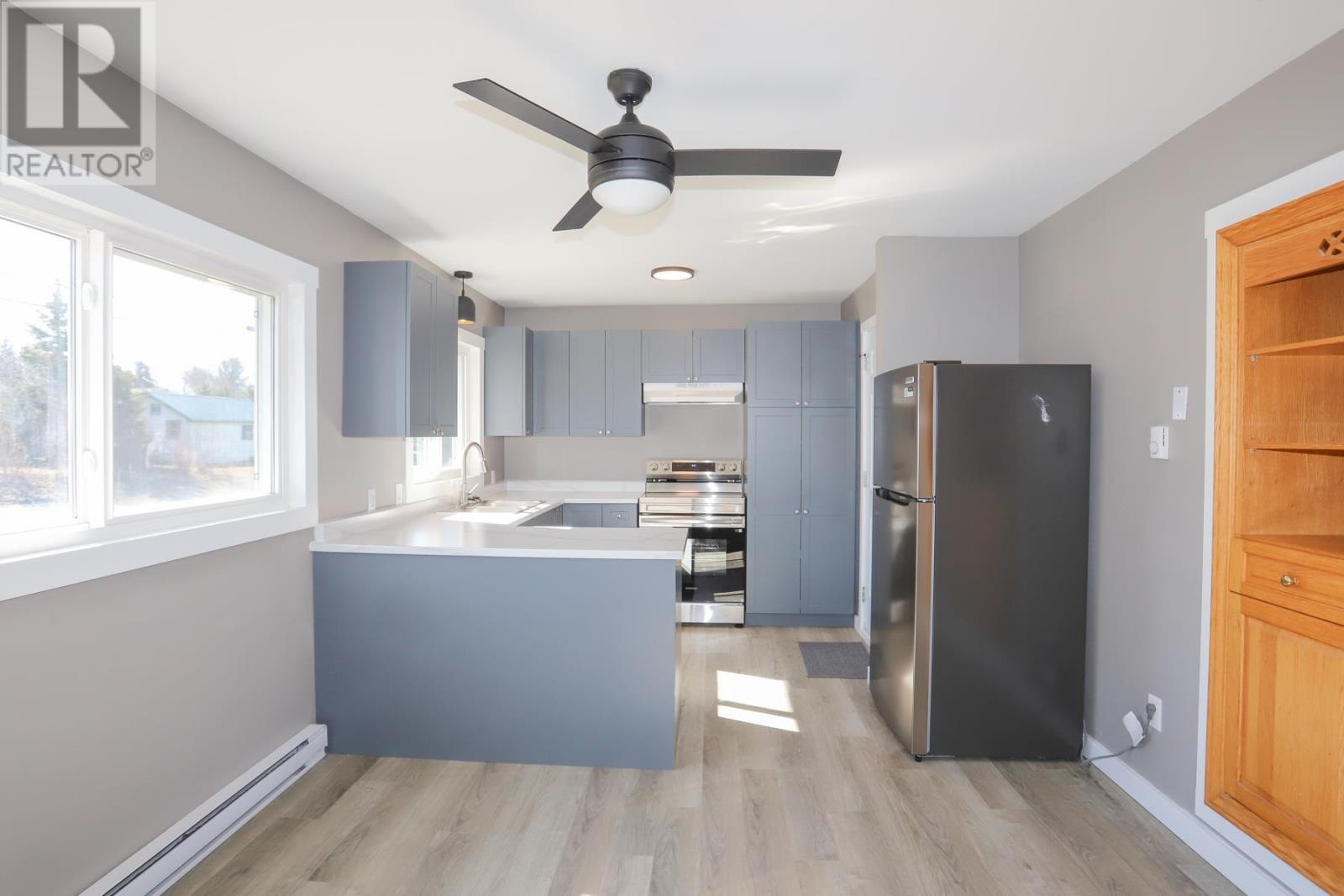 19 & 21 Cunningham St, Bruce Mines, ON - Indoor Photo Showing Kitchen