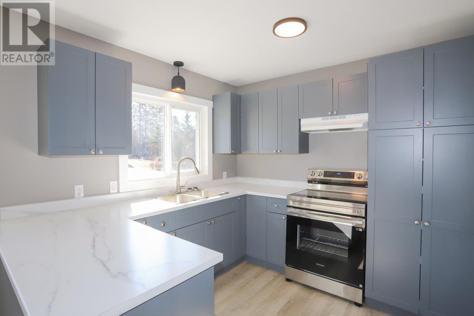 19 & 21 Cunningham St, Bruce Mines, ON - Indoor Photo Showing Kitchen