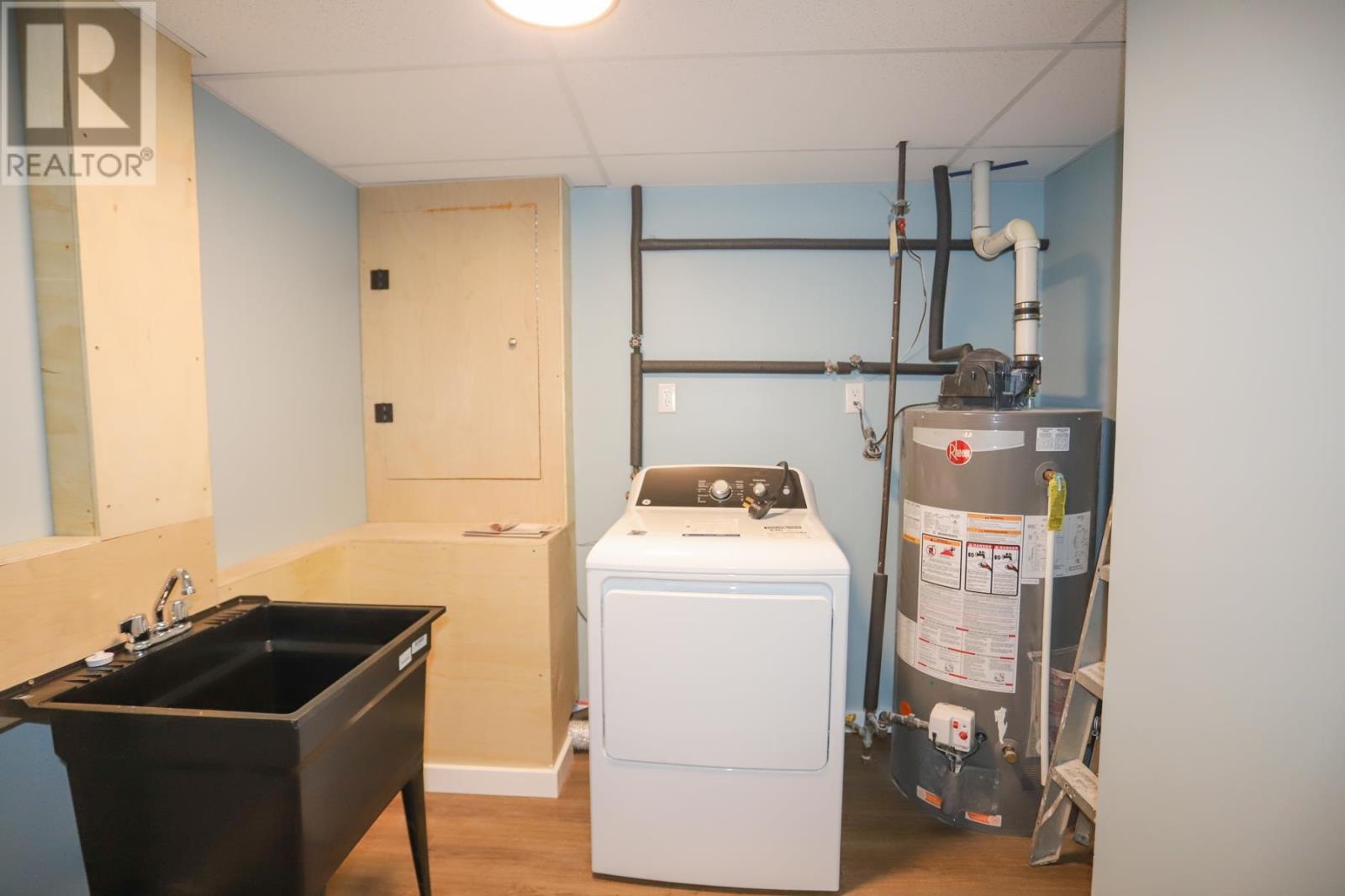 19 & 21 Cunningham St, Bruce Mines, ON - Indoor Photo Showing Laundry Room